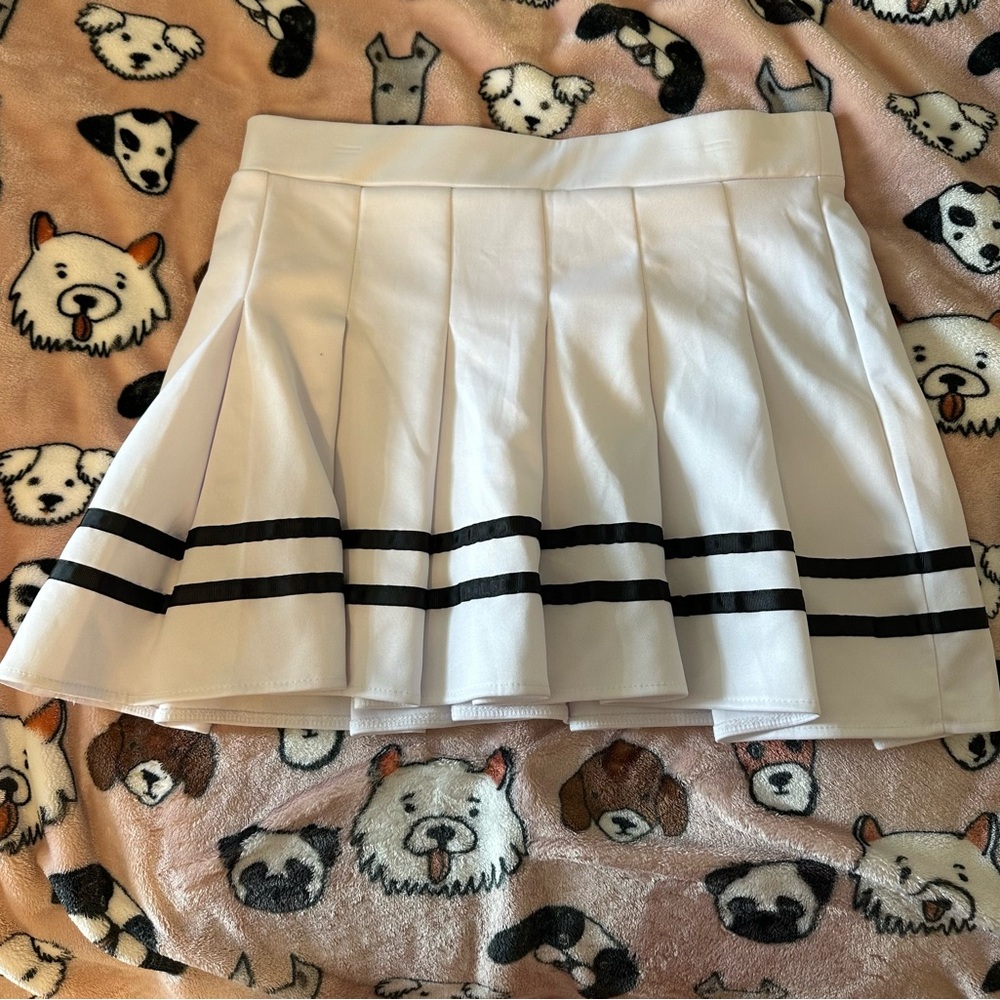 Skirt - Picture 2 of 3